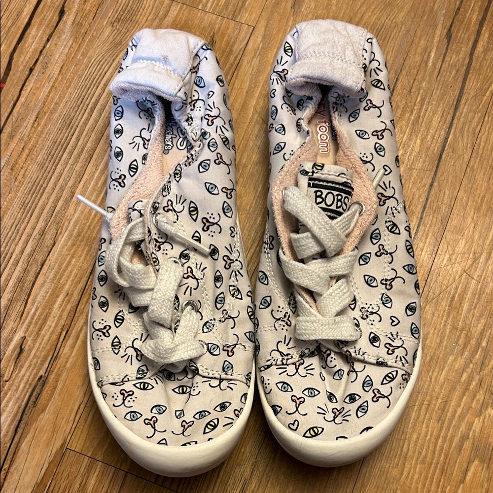 Bobs White/Cat Size 8